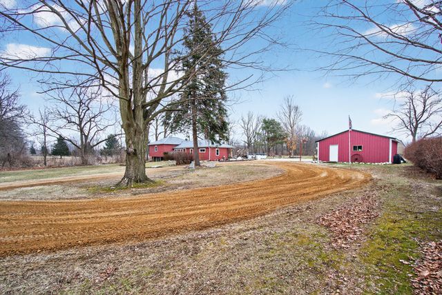 3465 E Bacon Road, Hillsdale, MI 49242