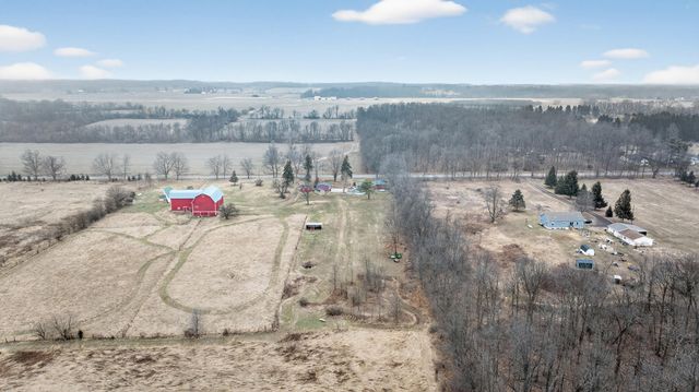 3465 E Bacon Road, Hillsdale, MI 49242