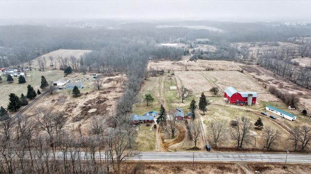 3465 E Bacon Road, Hillsdale, MI 49242