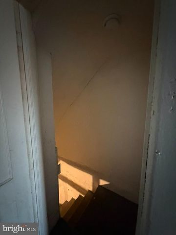 2464 KEYWORTH AVE, Baltimore, MD 21215