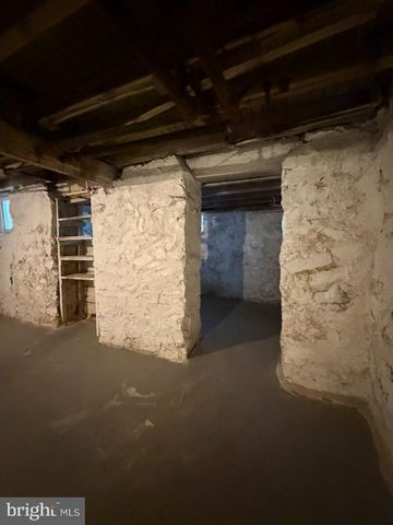 2464 KEYWORTH AVE, Baltimore, MD 21215