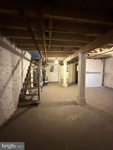 2464 KEYWORTH AVE, Baltimore, MD 21215