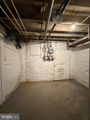 2464 KEYWORTH AVE, Baltimore, MD 21215