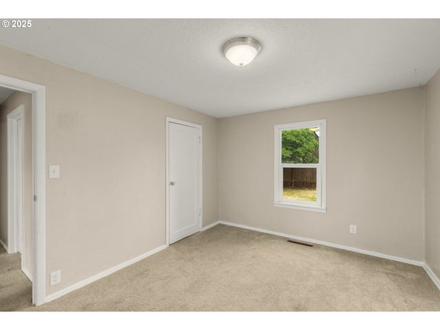 612 Se 11TH Ave, Hillsboro, OR 97123