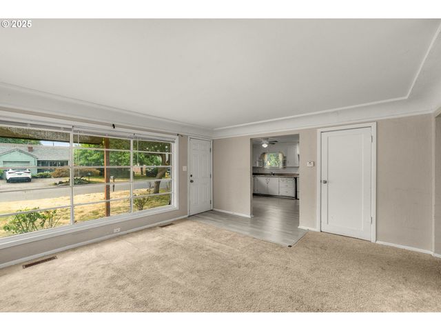 612 Se 11TH Ave, Hillsboro, OR 97123