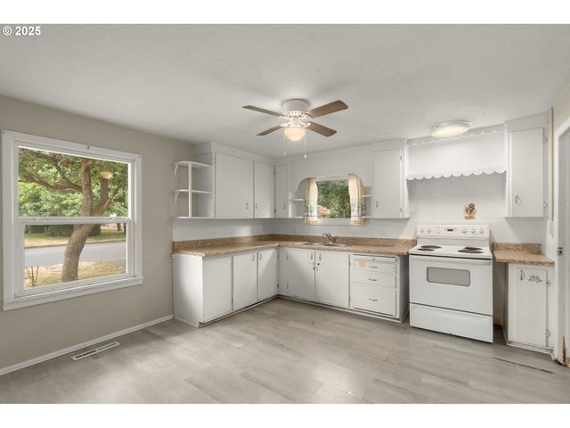 612 Se 11TH Ave, Hillsboro, OR 97123