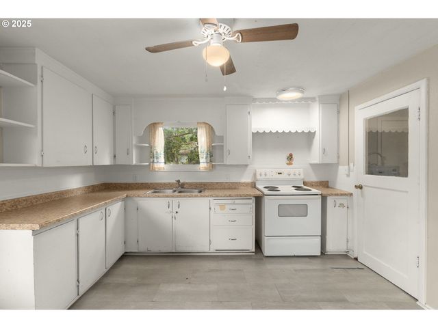 612 Se 11TH Ave, Hillsboro, OR 97123