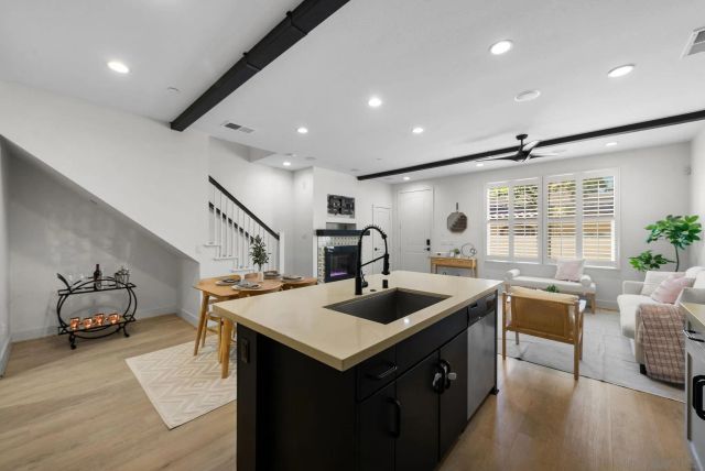 1758 Fairlead Ave, Carlsbad, CA 92011
