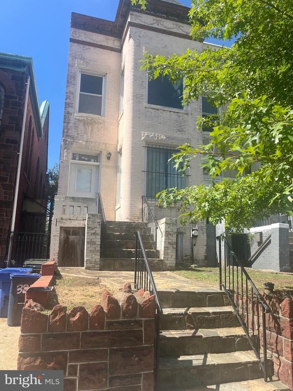 1714 NORTH CAPITOL ST NW, Washington, DC 20002