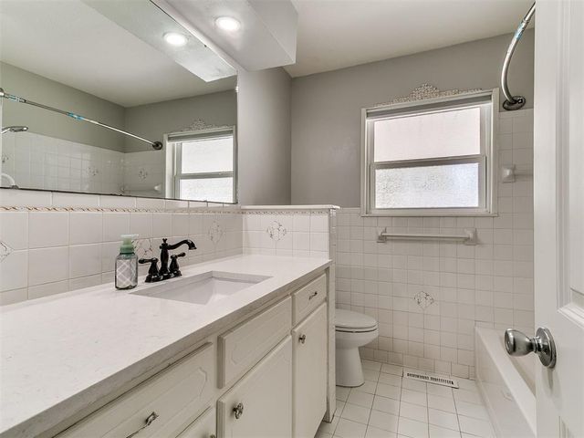 1415 Aladdin Street, Norman, OK 73072