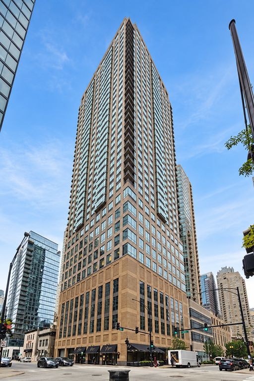 2 E ERIE Street 3205, Chicago, IL 60611 — exterior