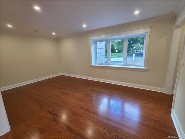 5 Bently Lane, Stony Brook, NY 11790