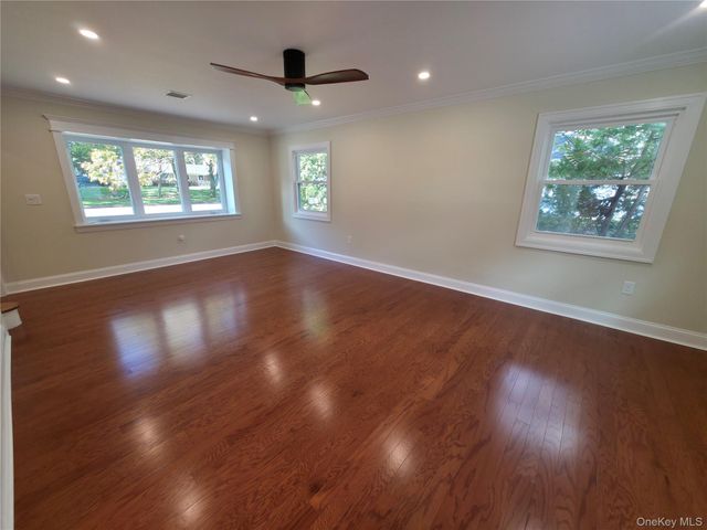 5 Bently Lane, Stony Brook, NY 11790