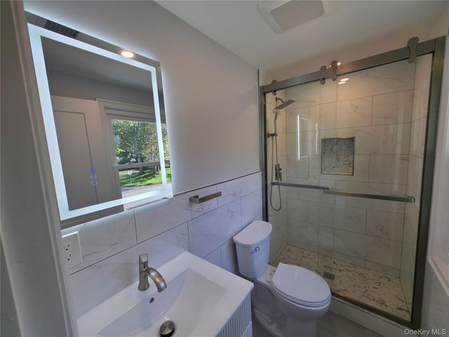 5 Bently Lane, Stony Brook, NY 11790