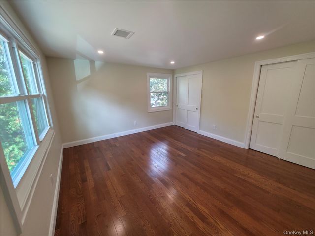 5 Bently Lane, Stony Brook, NY 11790