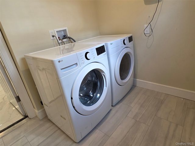 5 Bently Lane, Stony Brook, NY 11790