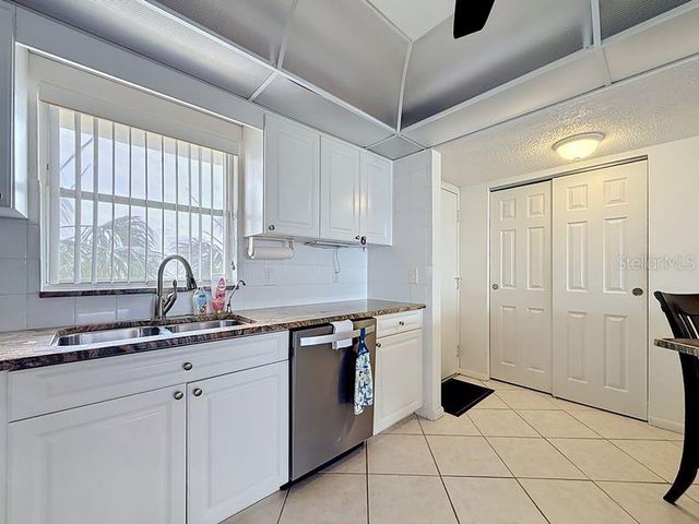 4550 COVE CIRCLE 302, St Petersburg, FL 33708