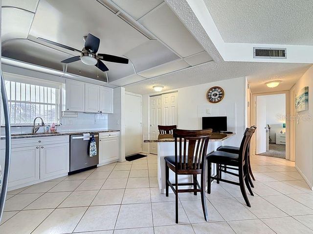4550 COVE CIRCLE 302, St Petersburg, FL 33708