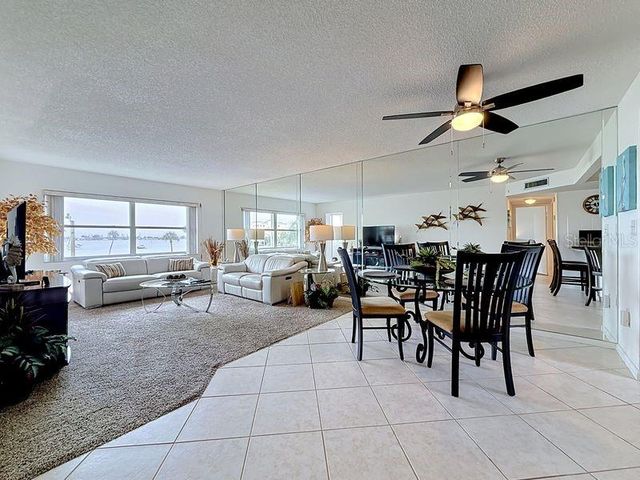 4550 COVE CIRCLE 302, St Petersburg, FL 33708