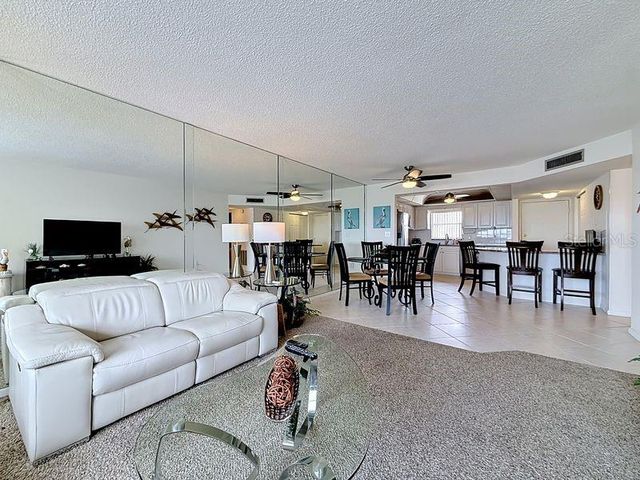 4550 COVE CIRCLE 302, St Petersburg, FL 33708