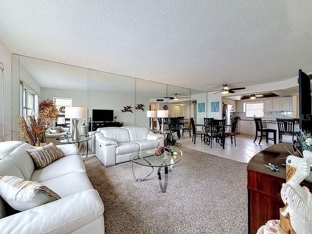 4550 COVE CIRCLE 302, St Petersburg, FL 33708