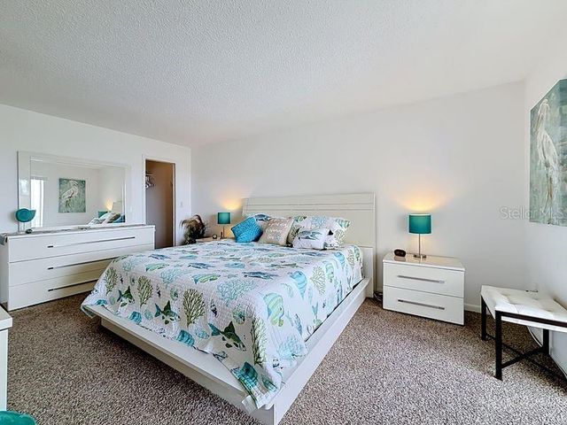 4550 COVE CIRCLE 302, St Petersburg, FL 33708