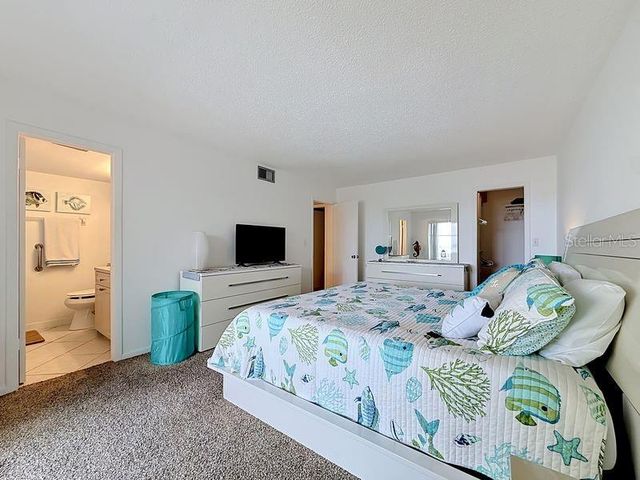4550 COVE CIRCLE 302, St Petersburg, FL 33708