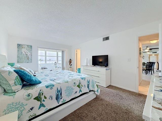 4550 COVE CIRCLE 302, St Petersburg, FL 33708