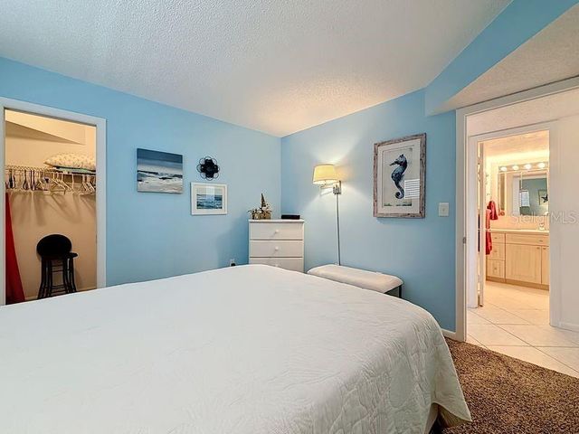 4550 COVE CIRCLE 302, St Petersburg, FL 33708