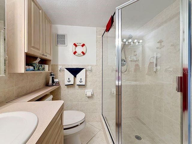4550 COVE CIRCLE 302, St Petersburg, FL 33708