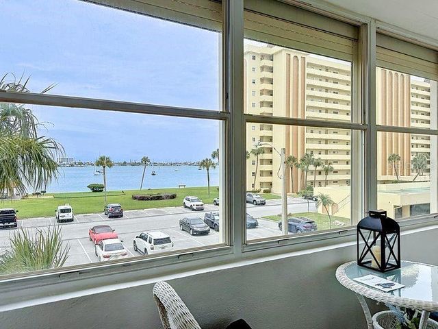 4550 COVE CIRCLE 302, St Petersburg, FL 33708
