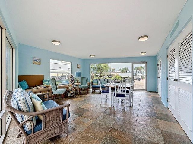 4550 COVE CIRCLE 302, St Petersburg, FL 33708