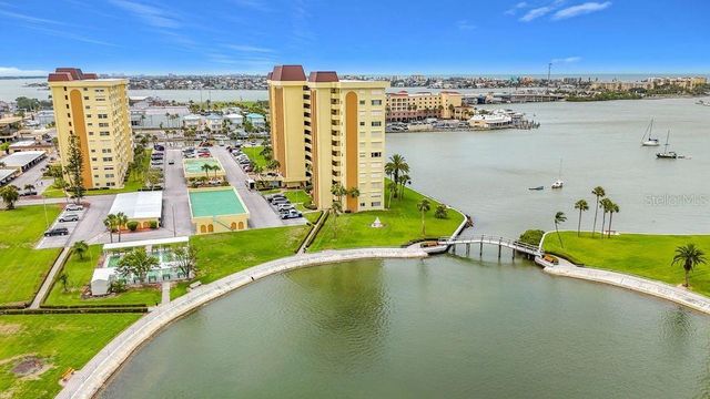 4550 COVE CIRCLE 302, St Petersburg, FL 33708