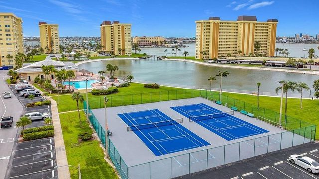 4550 COVE CIRCLE 302, St Petersburg, FL 33708