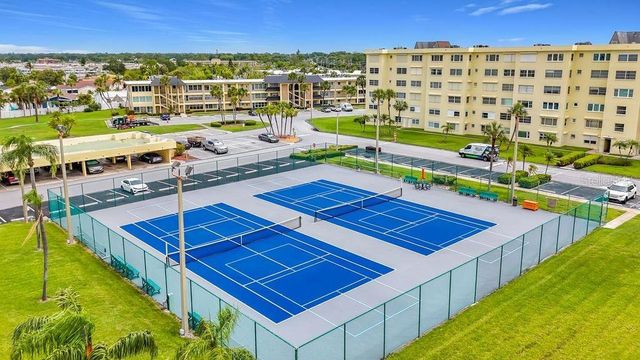 4550 COVE CIRCLE 302, St Petersburg, FL 33708