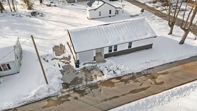 982 N Third Street, Austin, IN 47102