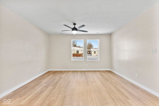 982 N Third Street, Austin, IN 47102