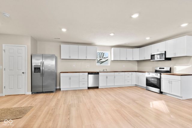 982 N Third Street, Austin, IN 47102