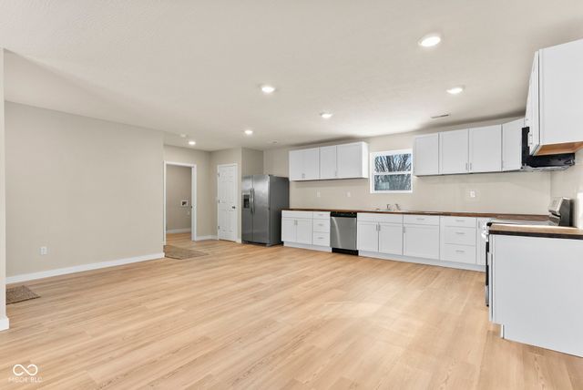 982 N Third Street, Austin, IN 47102