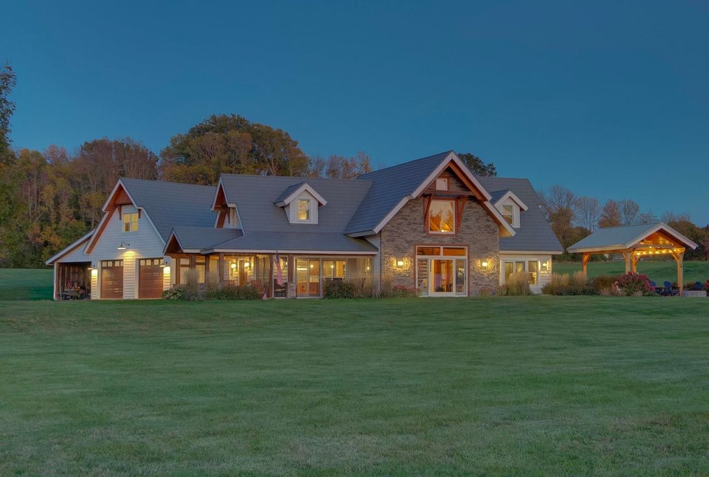 124 West Shore Road, Grand Isle, VT 05458