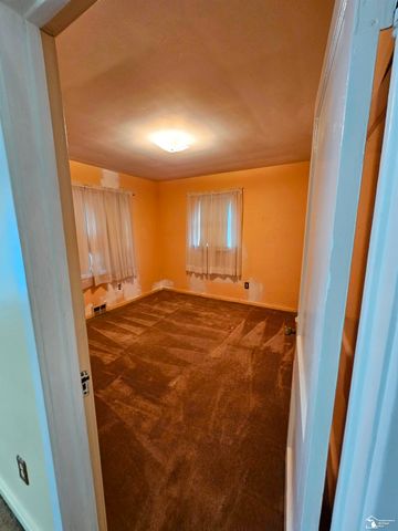 25425 Fairgrove Street, Woodhaven, MI 48183