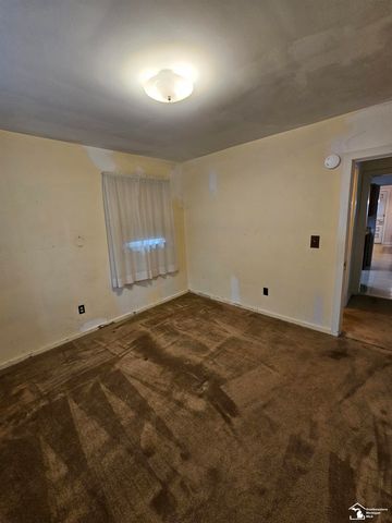 25425 Fairgrove Street, Woodhaven, MI 48183