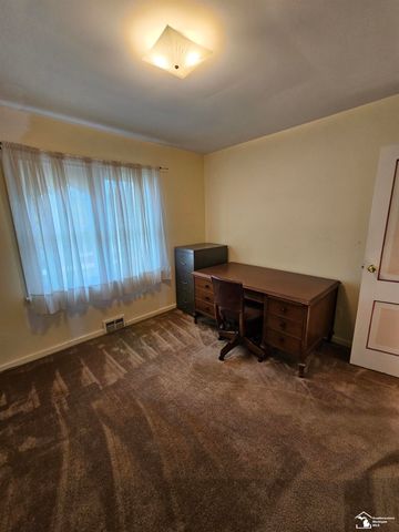 25425 Fairgrove Street, Woodhaven, MI 48183