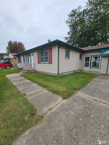 25425 Fairgrove Street, Woodhaven, MI 48183
