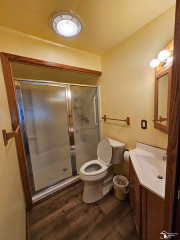 25425 Fairgrove Street, Woodhaven, MI 48183