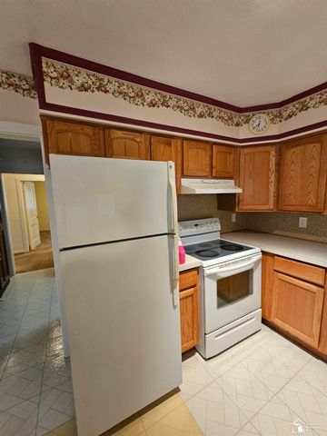 25425 Fairgrove Street, Woodhaven, MI 48183