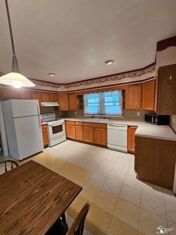 25425 Fairgrove Street, Woodhaven, MI 48183