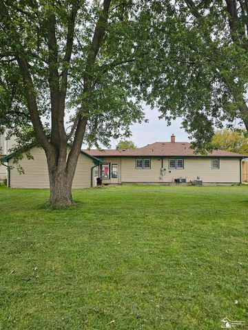 25425 Fairgrove Street, Woodhaven, MI 48183