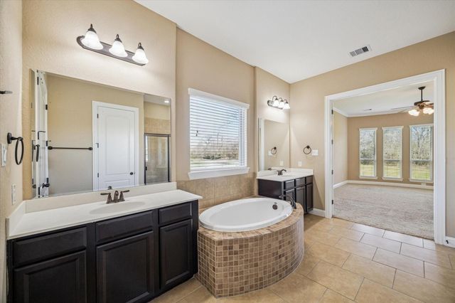 3018 River Bend Drive, Rosenberg, TX 77471