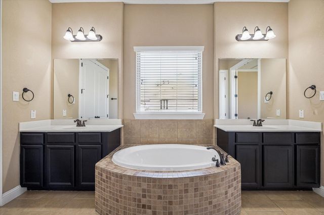 3018 River Bend Drive, Rosenberg, TX 77471